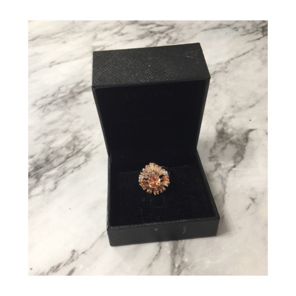 Statement Ring - Picture 2 of 4